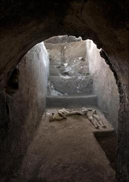 Remains of two men who died in the volcanic eruption that destroyed the ancient Roman city of Pompeii in 79 AD are discovered in a dig carried out during the coronavirus disease (COVID-19) pandemic in Pompeii, Italy November 18, 2020. Picture taken November 18, 2020. (REUTERS) Remains of two men who died in the volcanic eruption that destroyed the ancient Roman city of Pompeii in 79 AD are discovered in a dig carried out during the coronavirus disease (COVID-19) pandemic in Pompeii, Italy November 18, 2020. Picture taken November 18, 2020. (REUTERS)