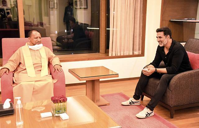 Bollywood actor Akshay Kumar calls on Uttar Pradesh chief minister Yogi Adityanath in Mumbai on Tuesday. (ANI Photo) (ANI) Bollywood actor Akshay Kumar calls on Uttar Pradesh chief minister Yogi Adityanath in Mumbai on Tuesday. (ANI Photo) (ANI)