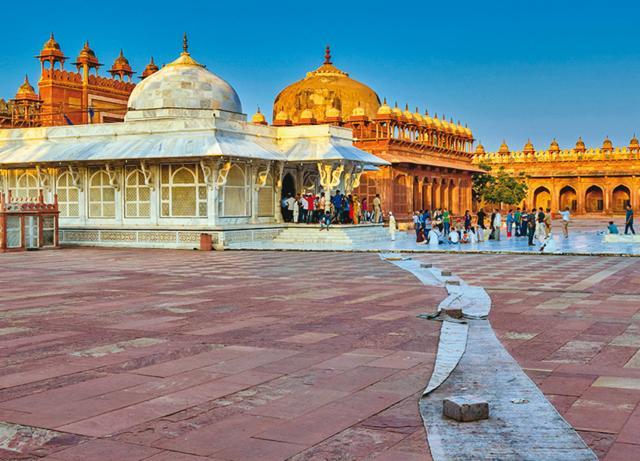 The durgah of Salim Chishti is nestled in Fatehpur Sikri The durgah of Salim Chishti is nestled in Fatehpur Sikri