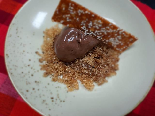Gur ice cream with gur crème brulee. Gur ice cream with gur crème brulee.