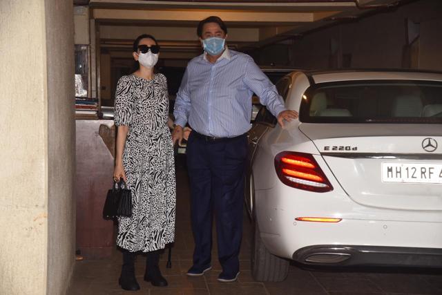 Karisma Kapoor and Randhir Kapoor arrive at Saif and Kareena’s residence. (Varinder Chawla) Karisma Kapoor and Randhir Kapoor arrive at Saif and Kareena’s residence. (Varinder Chawla)