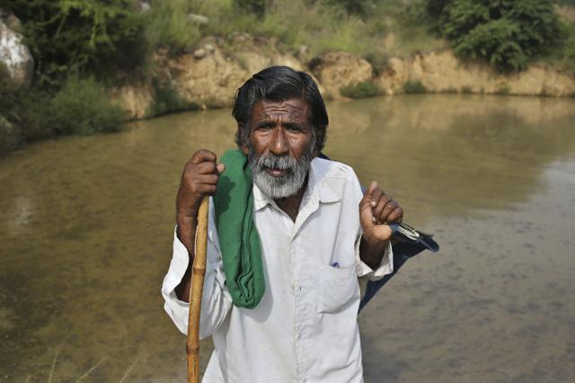 Karnataka man combats water scarcity by building ponds | Trending ...