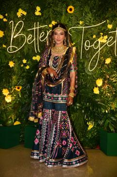 Gauahar Khan (Varinder Chawla)