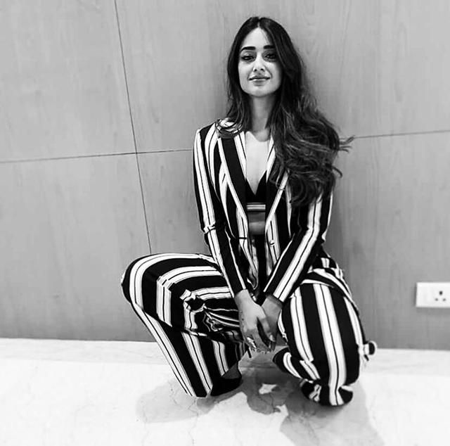 Actor Ileana D’Cruz rocks a striped black and white pantsuit Actor Ileana D’Cruz rocks a striped black and white pantsuit