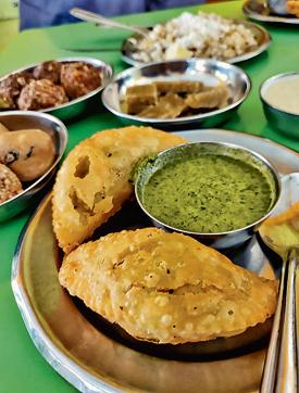 Explore the traditional eating joints along with some heritage locations. (HT PHOTO) Explore the traditional eating joints along with some heritage locations. (HT PHOTO)