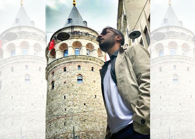 Riaan taking a selfie with the Galata Tower Riaan taking a selfie with the Galata Tower