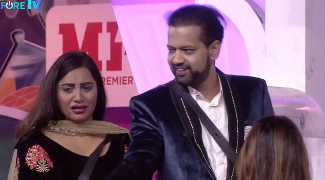 Arshi Khan was seen crying as Rahul Mahajan stepped out of the game after being voted out.