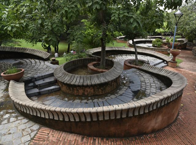 Art installations are aplenty at the Garden of Five Senses in Saket. (Photo: S.Burmaula /HT) Art installations are aplenty at the Garden of Five Senses in Saket. (Photo: S.Burmaula /HT)
