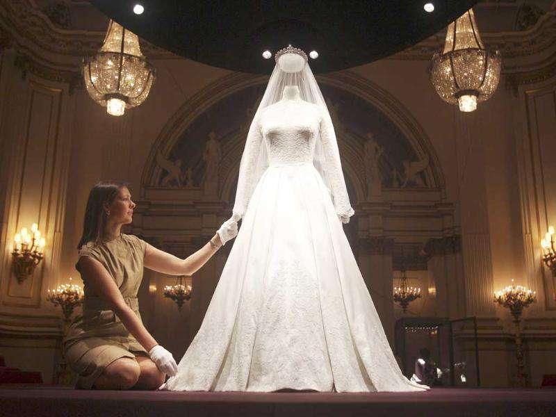 Kate's wedding gown to fetch 15mn | Fashion Trends