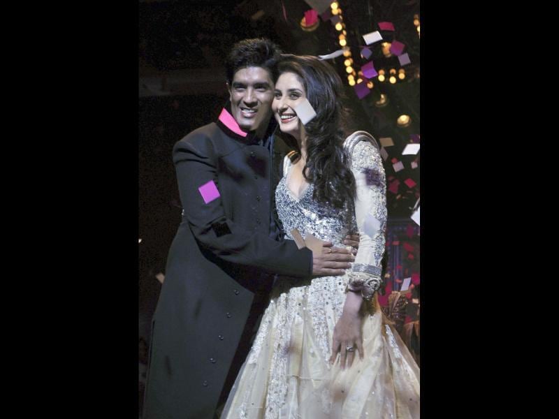 Only I M Doing Kareena S Wedding Clothes Manish Malhotra Hindustan Times We agree that red lehenga is ever charming. wedding clothes manish malhotra