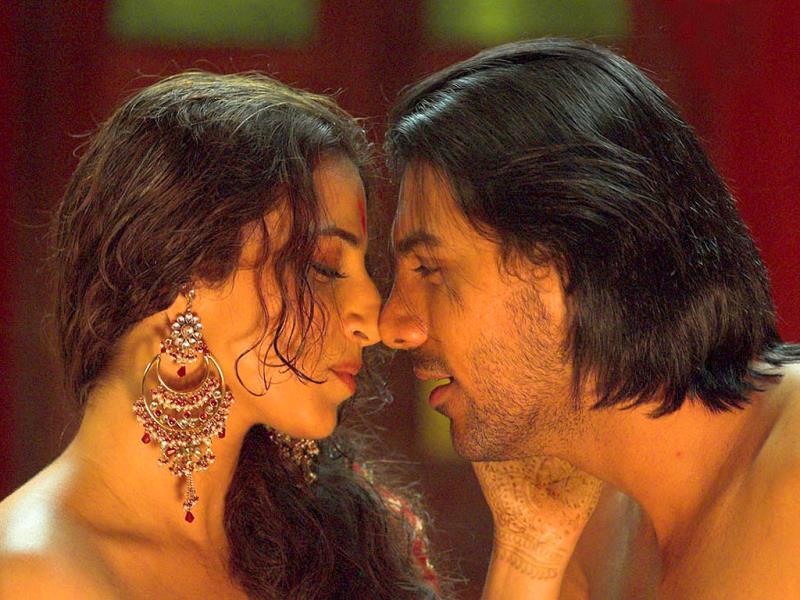 John Abraham To Romance Vidya Balan Bollywood Hindustan Times