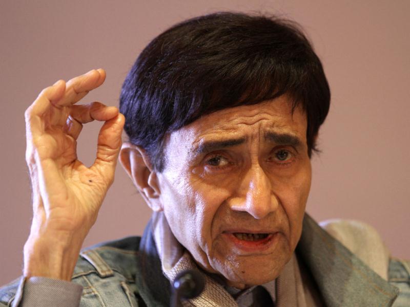 Dev Anand Inspired Us To Not To Follow Old Ideas Hindustan Times Did dev anand drink alcohol : dev anand inspired us to not to follow