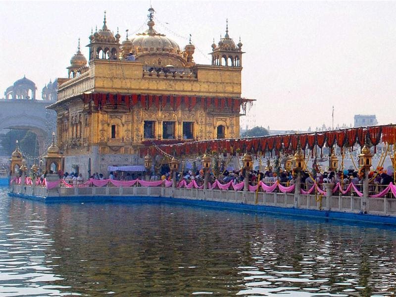 Guru Granth Sahib installation anniversary observed - Hindustan Times