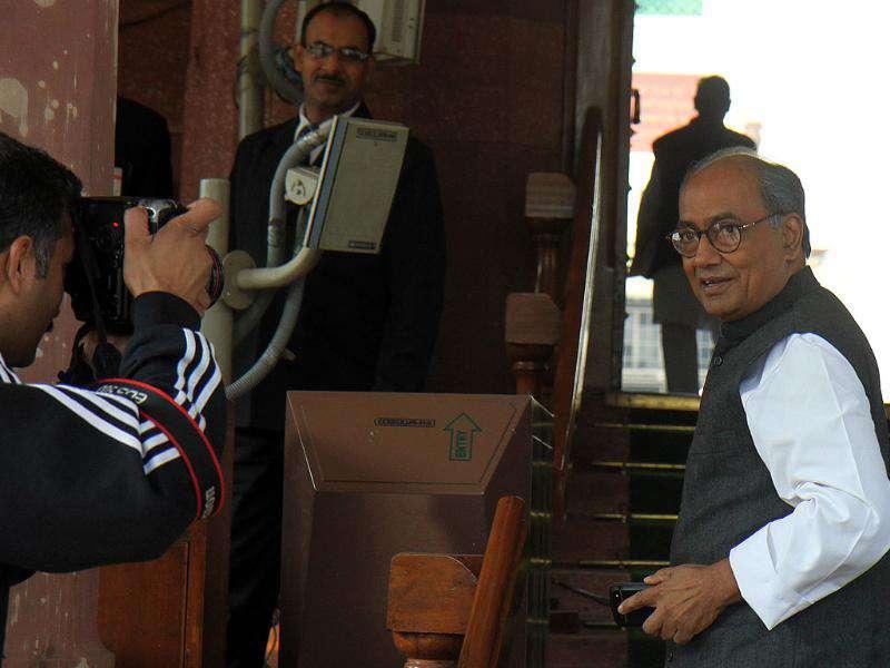 Digvijaya compares Modi to Ravan | India News