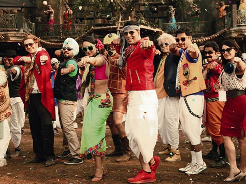 Akshay Sonakshi Fail To Impress In New Joker Number Bollywood Hindustan Times