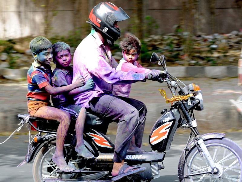MP high court gives state more time to implement rule on helmets