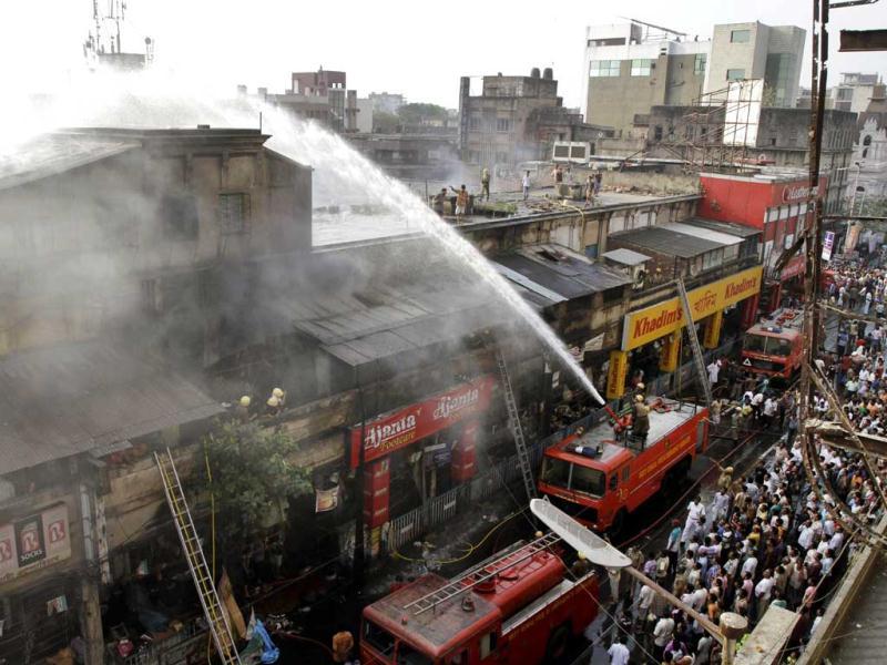 Fire in Kolkata's oldest market, no casualties Kolkata Hindustan Times