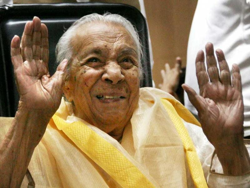 Bollywood's 'Laadli of the century' Zohra Sehgal dies at 102 | Bollywood -  Hindustan Times