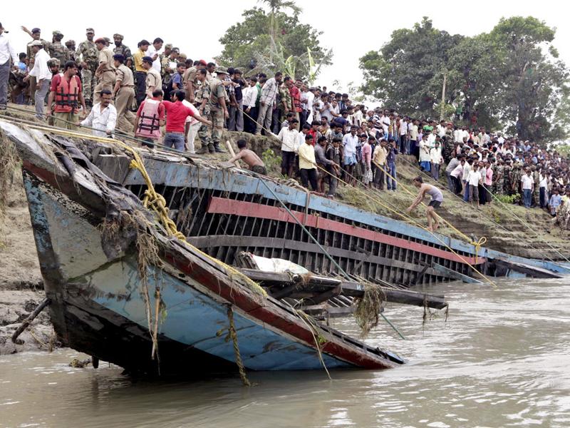 13 Killed As Ferry Capsizes In Bangladesh Storm World News Hindustan Times 6599