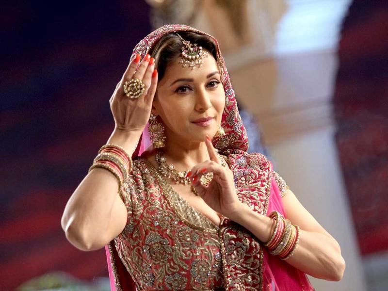 Madhuri Sridevi S Dance Off Hindustan Times Madhuri dixit dance jhalak dikhla jaa dance choli ke peeche song. madhuri sridevi s dance off