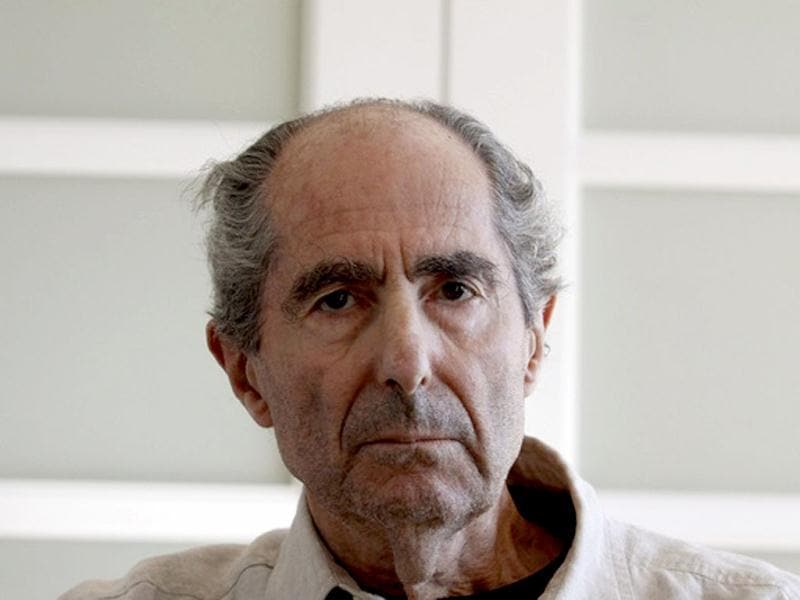 Philip Roth can't edit his novel's Wikipedia page ...