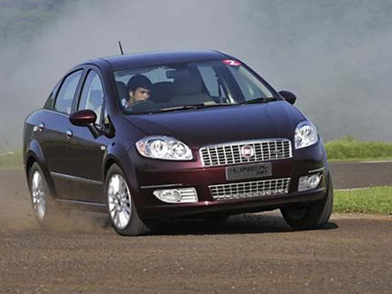 2010 Fiat Linea T Jet Fiat linea 1.6 16v dynamic 105hp multijet performance.