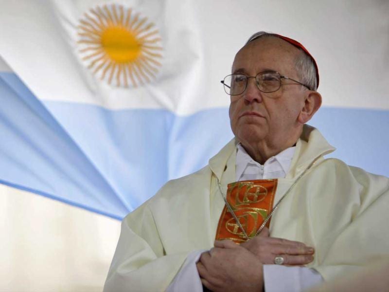 Pope Francis 'dismayed' by violence and suffering in Iraq ...