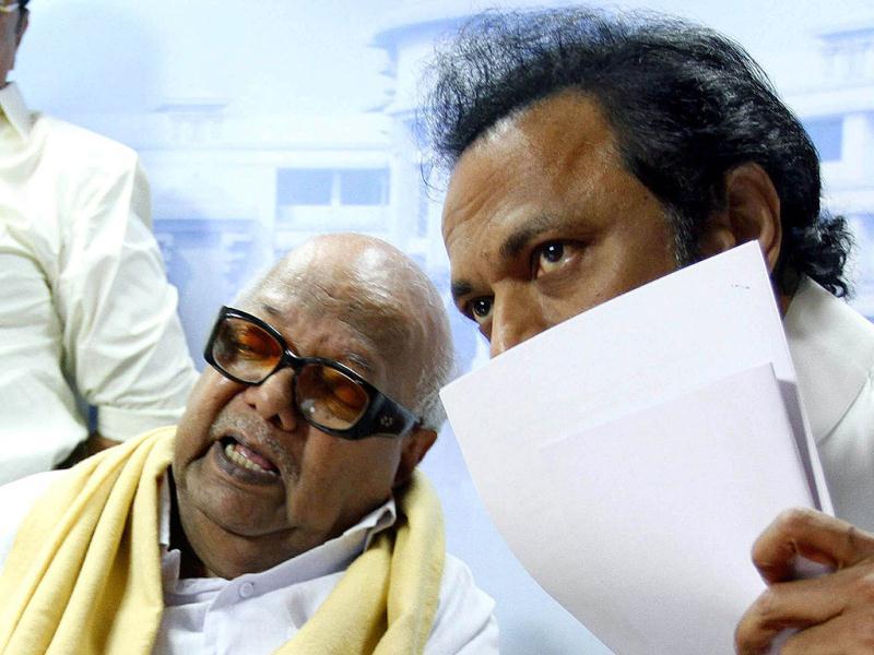 Assembly Elections 2016: Rajinikanth, M K Stalin, Suresh Gopi, Karunanidhi  vote at respective constituencies | India.com