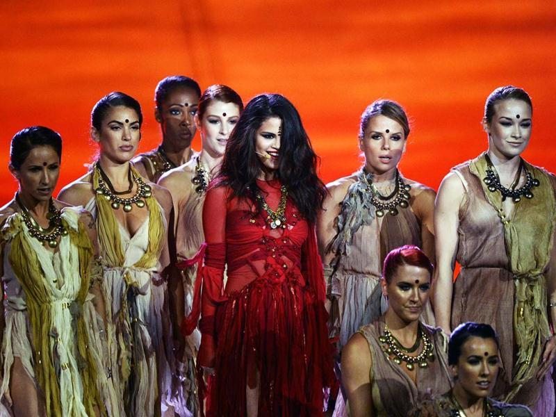 Selena gomez outlet puma hindu