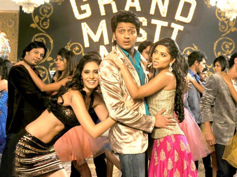 Grand Masti Crosses Rs 100 Crore Mark Rules Box Office Hindustan Times Aftab shivdasani, riteish deshmukh, vivek oberoi. grand masti crosses rs 100 crore mark