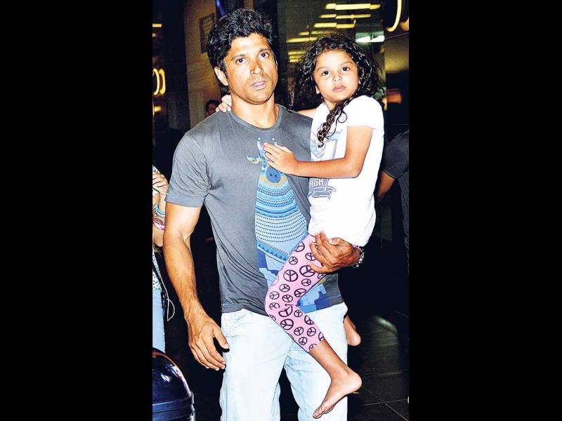Rock on: Friends from B-Town welcome Farhan to 40s | Bollywood