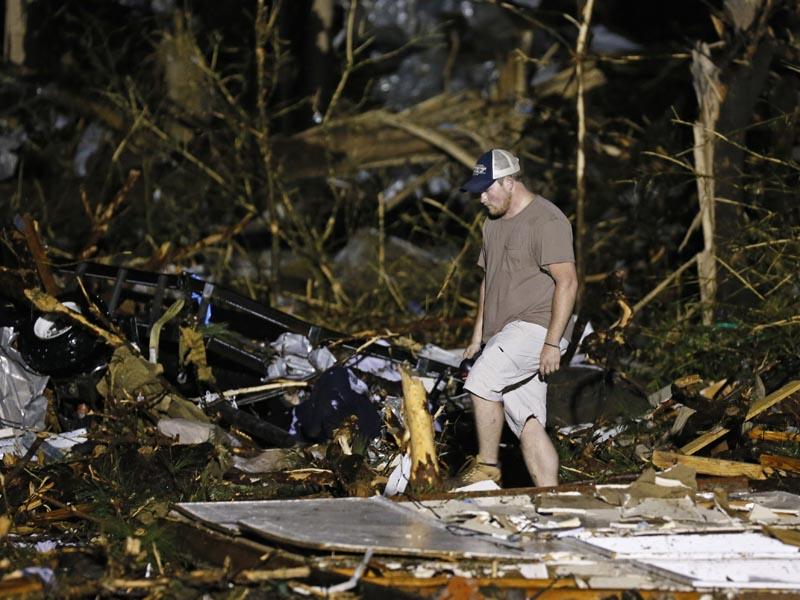 US: Storms tear through South, death toll reaches 35 | World News