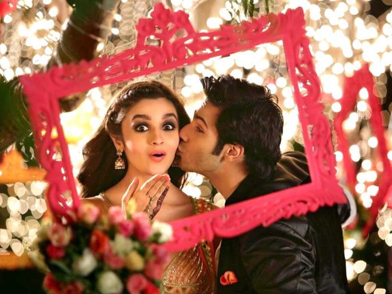 Humpty sharma ki dulhania lehenga store