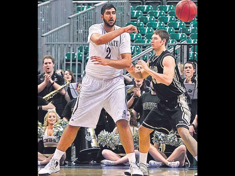 At 7 feet 5 inches, Sim Bhullar could be first Indian-origin NBA player -  Hindustan Times