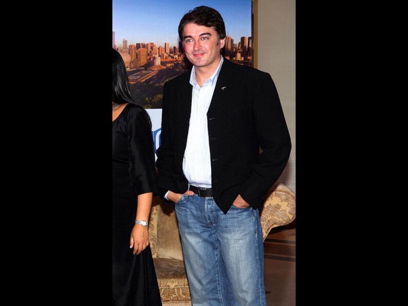 Mohabbatein Star Jugal Hansraj Ties The Knot In Usa Hindustan Times Aa gale lag jaa (1994) music director: mohabbatein star jugal hansraj ties the