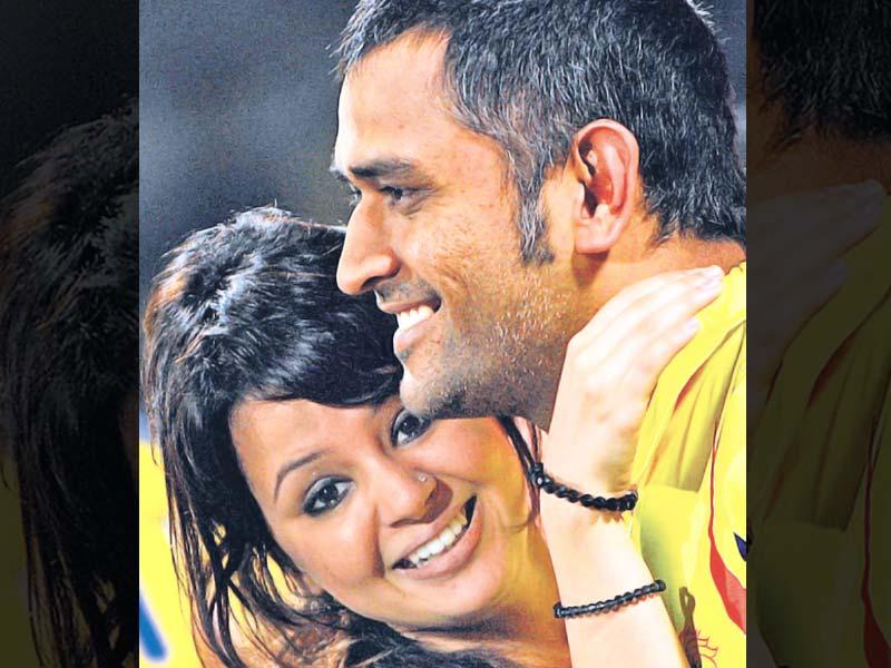 Dhoni To Be Dad Soon Rumours Say Cricketer Wife Expecting Their First Child Hindustan Times Ms dhoni ties pregnant wife sakshi dhoni shoe in malll subscribe us for more bollywood news, gossips & hot videos. rumours say cricketer wife expecting