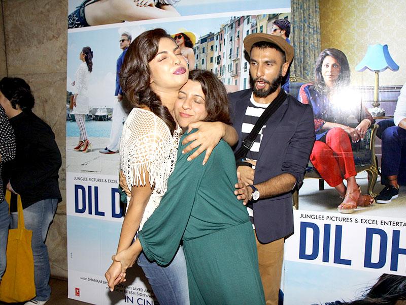 Watch Dil Dhadakne Do S Latest Party Number Gallan Goodiyaan Hindustan Times For your search query gallan goodiyaan making mp3 we have found 1000000 songs matching your query but showing only top 20 results. number gallan goodiyaan