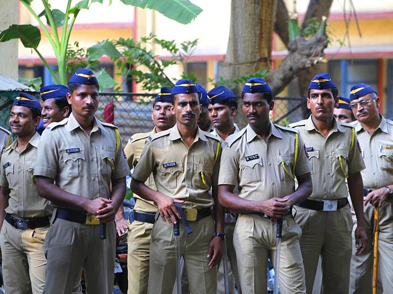 Mumbai: Cops beat up man for sitting outside cafe, 'looking suspicious' |  Mumbai news - Hindustan Times