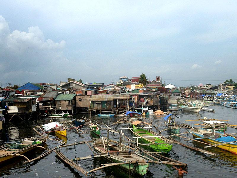 Thousands flee as typhoon hits north Philippines, landslides feared ...