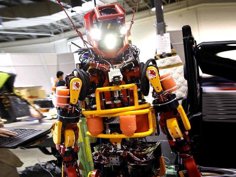 Giant robot from Paso tours Germany - Paso Robles Daily News