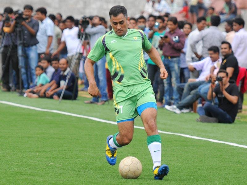 Dhoni Uses Time Off From Cricket To Play Football Badminton Hindustan Times As, since the world cup 2019, he has taken rest from international cricket for two months and he will be going to serve till 15 august. cricket to play football badminton
