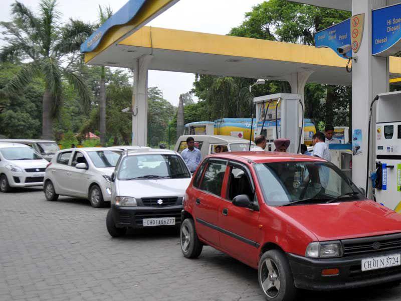 Commuters hit as petrol pump dealers go on strike in Haryana Hindustan Times