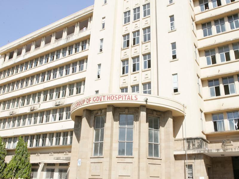 JJ hospital suspends resident doctors for six months Mumbai news