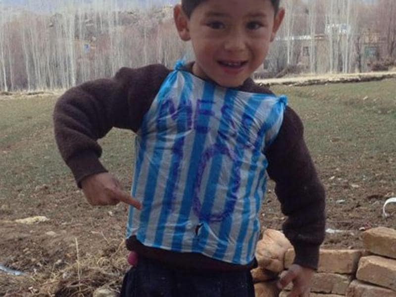 messi-keen-to-meet-afghan-boy-who-wore-plastic-jersey-went-viral