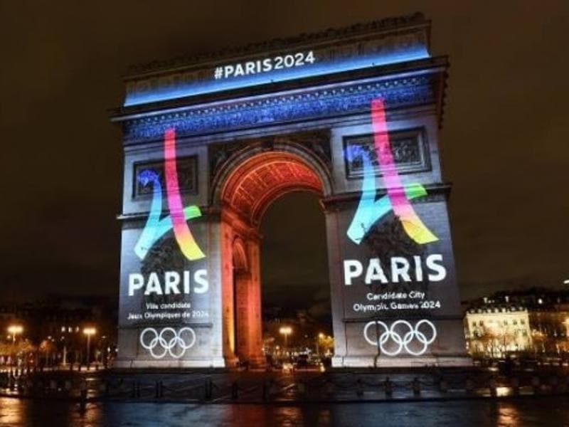 Paris presents logo for 2024 Olympic bid, secures four sponsors