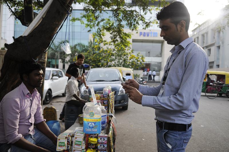 DelhiNCR street vendors get smarter with digital wallets Hindustan Times