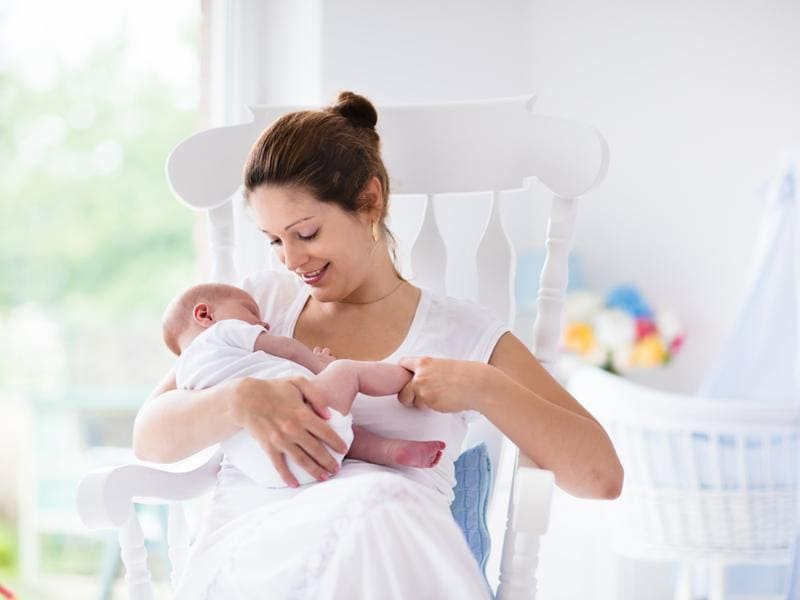 Breastfeed, cut smoke to prevent baby from ear infections Health