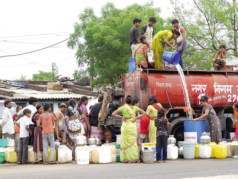 Irregular supply triggers water crisis in parts of Bhopal - Hindustan Times