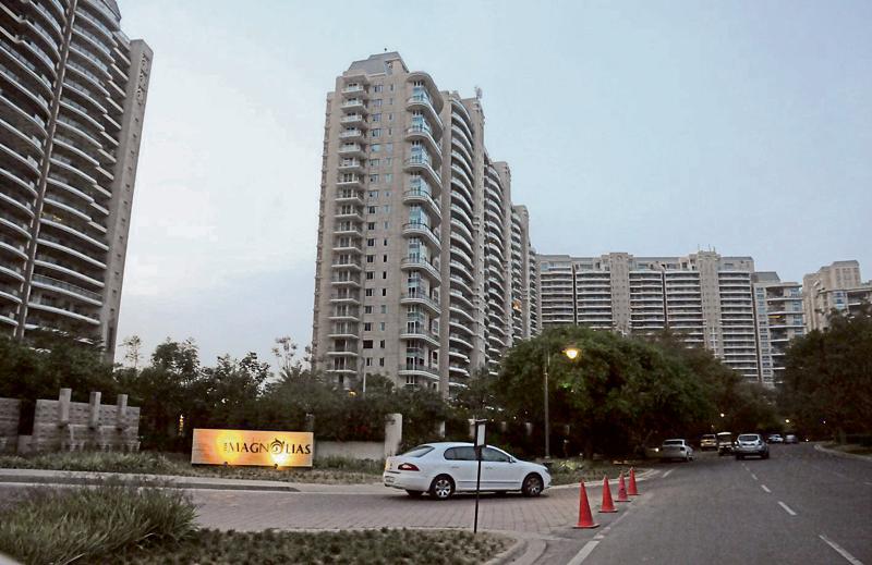 Multicrore robbery rocks DLF Magnolias in Gurgaon Hindustan Times