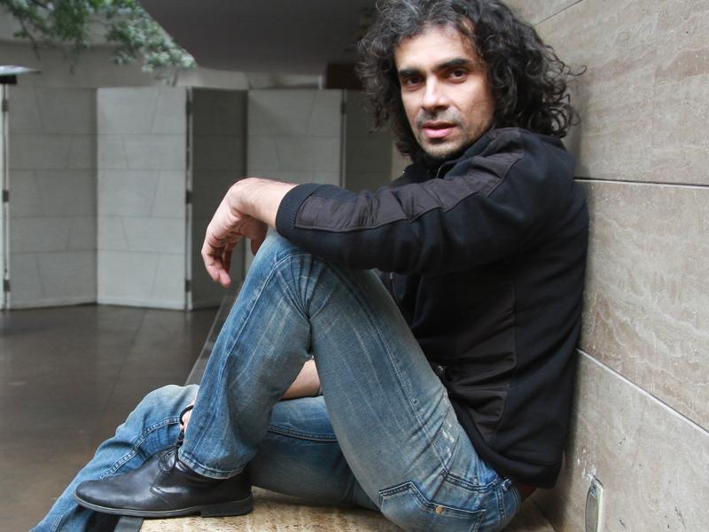 Don T Have To Worry About Critics Now Imtiaz Ali On Making Short Films Hindustan Times Bernard and a stray dog with a couple of scenes that will keep you on the edge of your seat, this short film perfectly. imtiaz ali on making short films